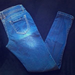 Almost Famous Skinny Jeans Size 9